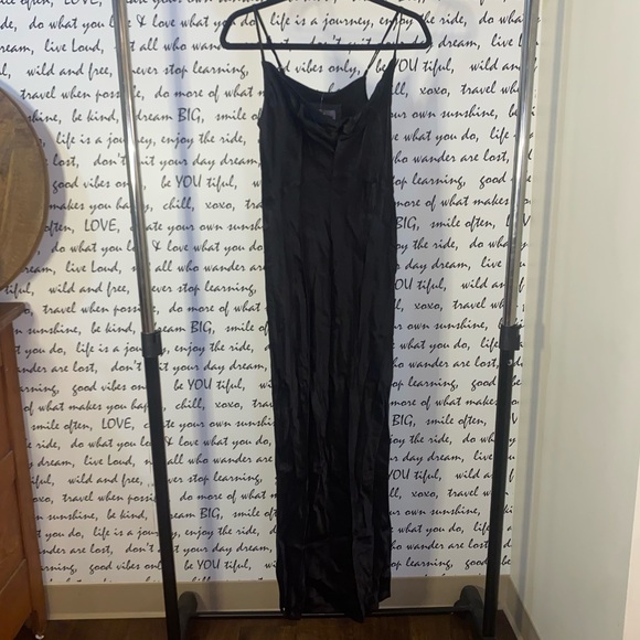 THE ELYSE SLIP DRESS - Picture 7 of 16